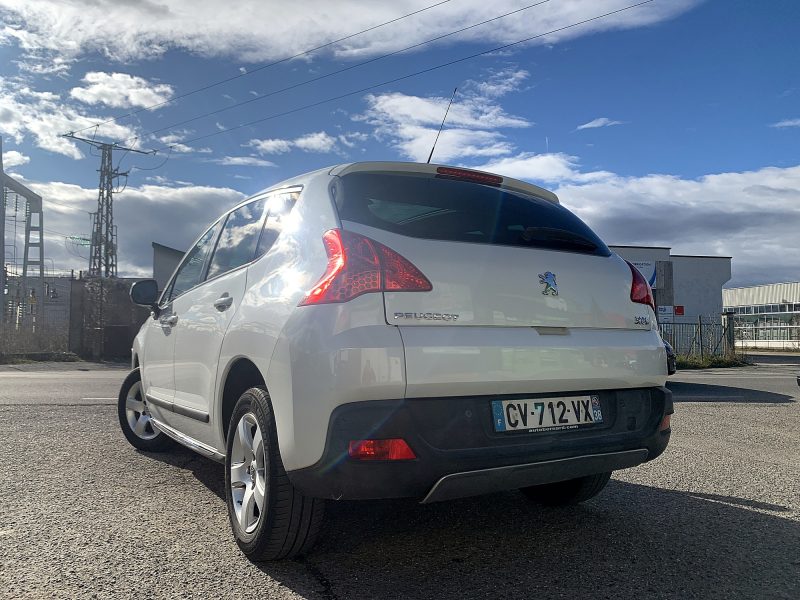 PEUGEOT 3008 2013