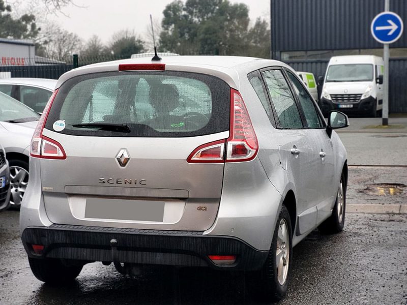 RENAULT SCENIC 3 III 2010