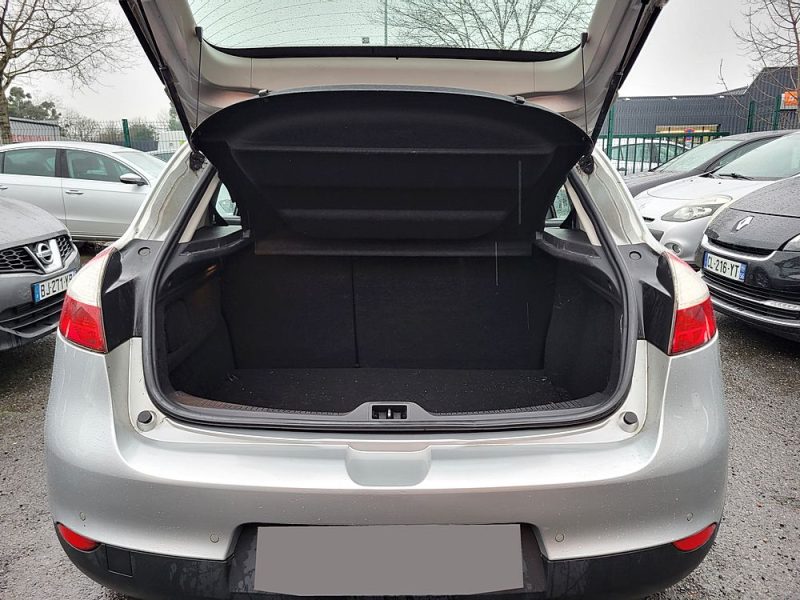 RENAULT MEGANE 3 III 2011