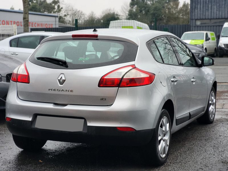 RENAULT MEGANE 3 III 2011