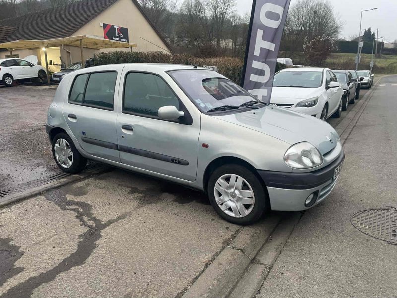 RENAULT CLIO 1.4i 75CV