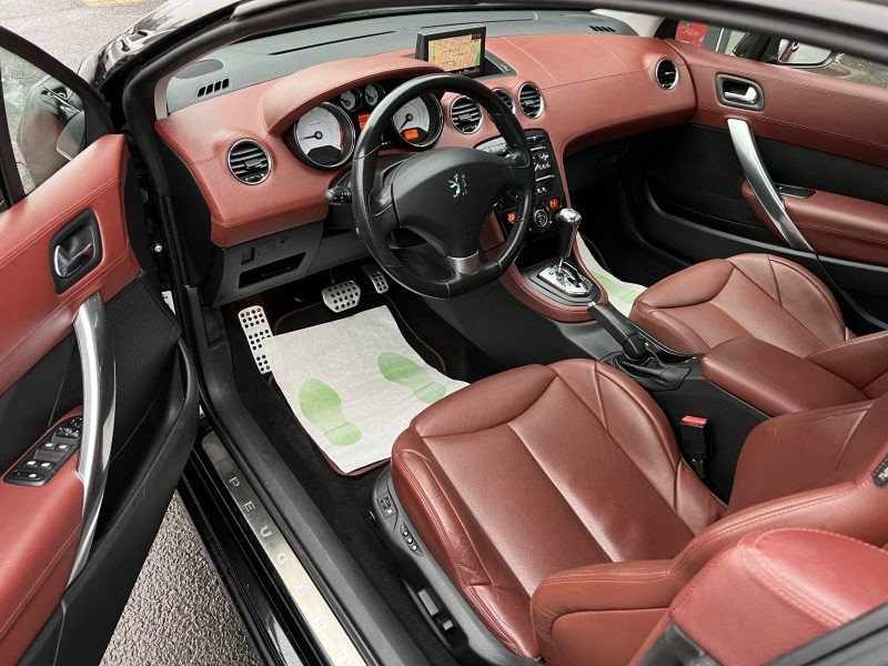 PEUGEOT 308 CC FELINE 2.0 HDI 136 Cv BOITE AUTOMATIQUE INTERIEUR CUIR GPS 87 300 Kms - GARANTIE 1 AN