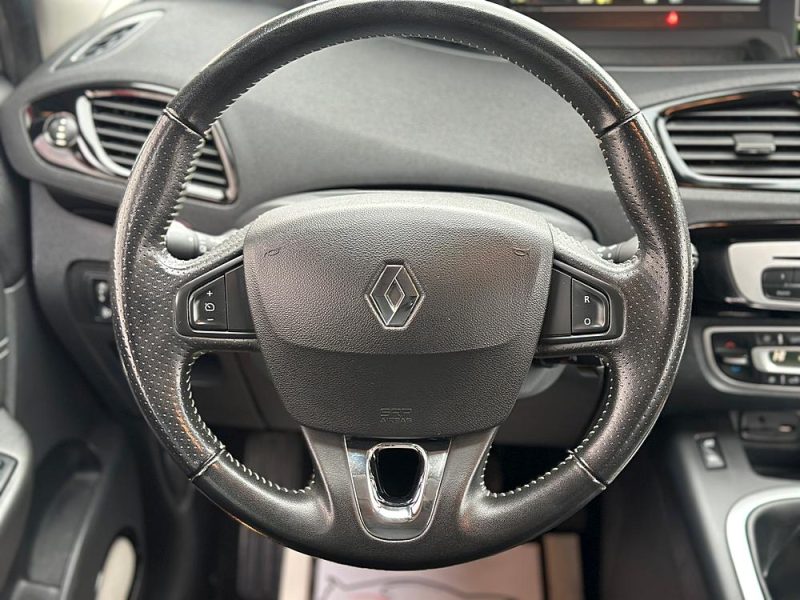 RENAULT MEGANE SCENIC 2015