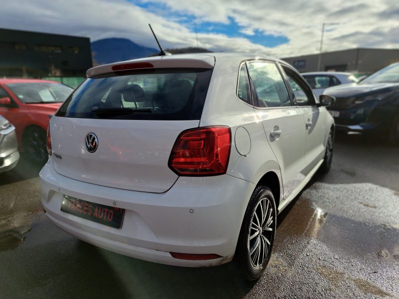 VOLKSWAGEN POLO 2016