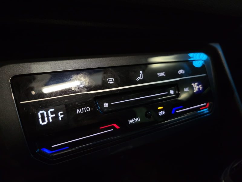 VOLKSWAGEN TIGUAN 1.5 TSI 150 CV ELEGANCE / TOIT OUVRANT + CAMERA 360° + IQ LIGHT /