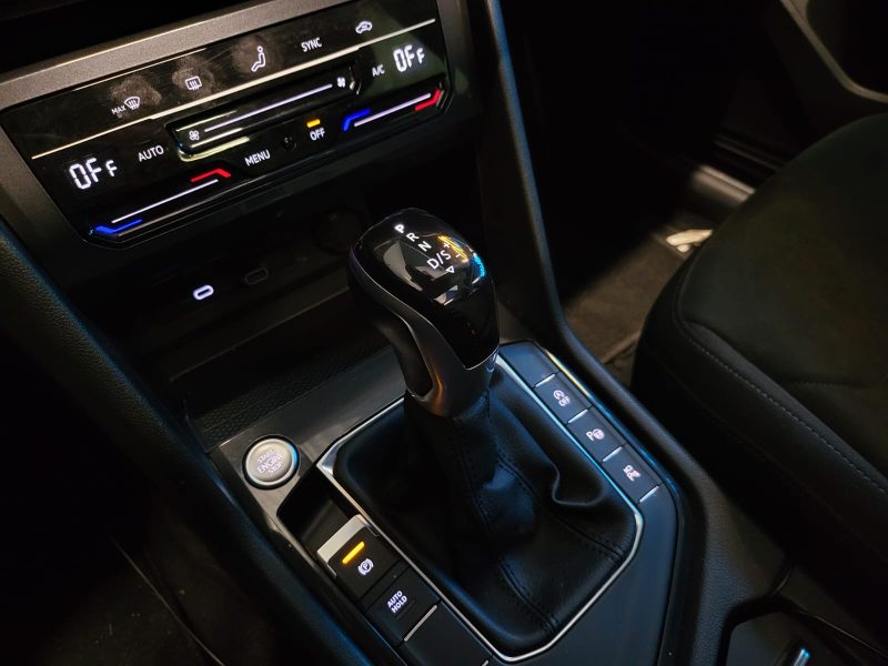 VOLKSWAGEN TIGUAN 1.5 TSI 150 CV ELEGANCE / TOIT OUVRANT + CAMERA 360° + IQ LIGHT /