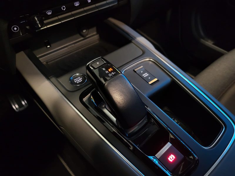 CITROEN C5 AIRCROSS 1.6 Hybrid 224Ch SHINE PACK / TOIT OUVRANT + CAMERA 360° + SIEGES CHAUFFANTS /