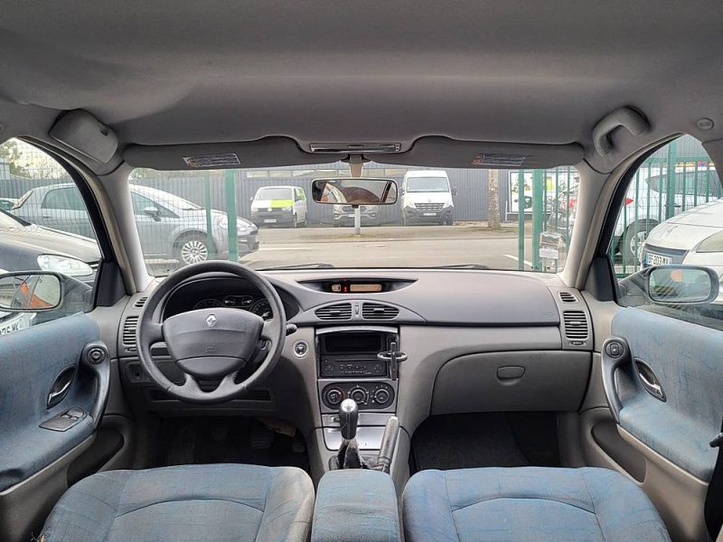 RENAULT LAGUNA II 2001