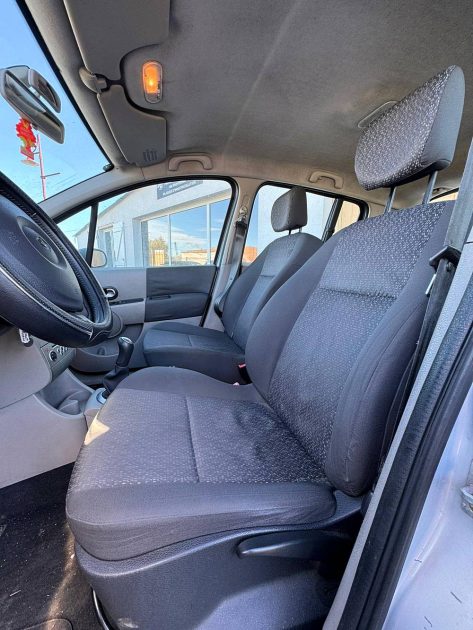 RENAULT  MODUS 2005 1.5dci 65 cv / Distribution Neuve / CT OK 