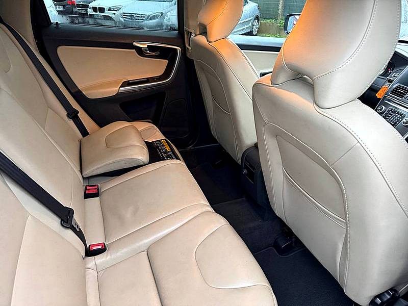 VOLVO XC60 2.0 D3 150CH Momentum