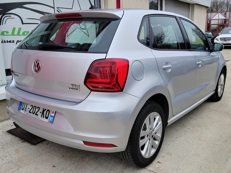 VOLKSWAGEN POLO 2015