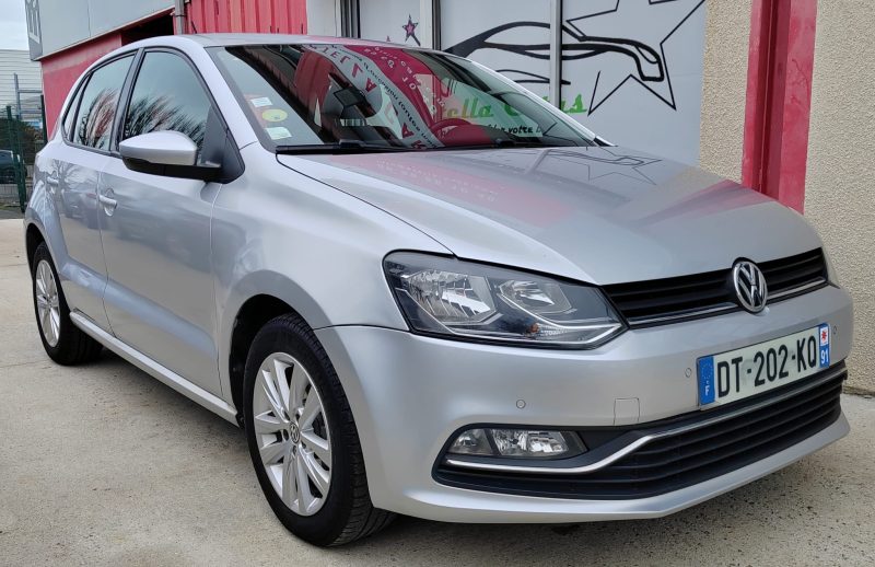 VOLKSWAGEN POLO 2015