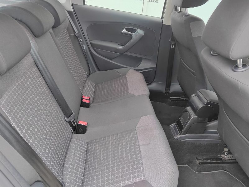 VOLKSWAGEN POLO 2015