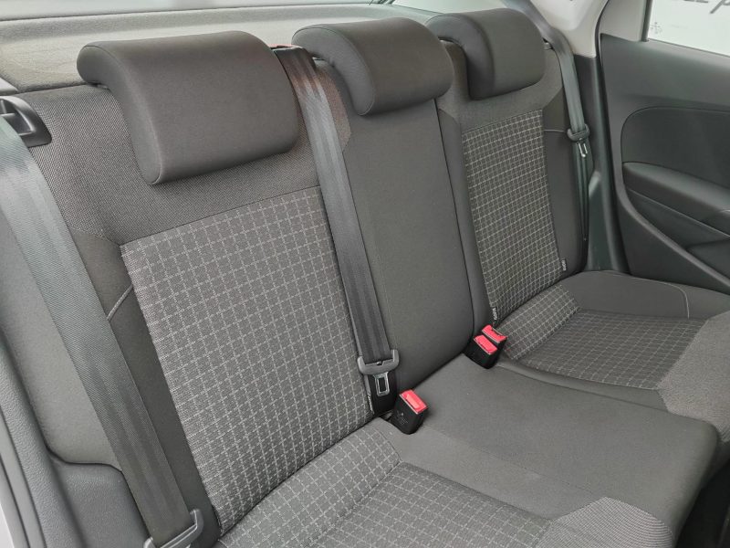 VOLKSWAGEN POLO 2015