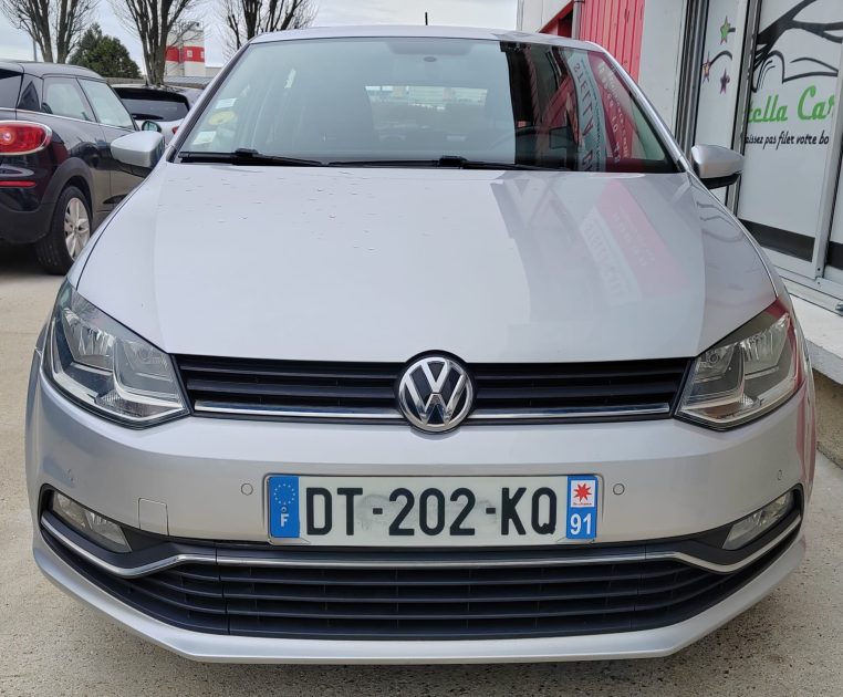 VOLKSWAGEN POLO 2015