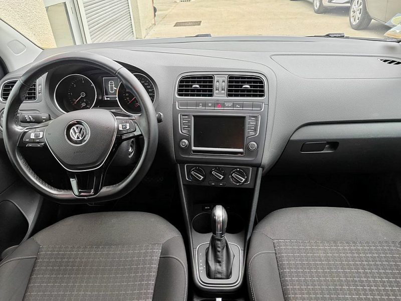 VOLKSWAGEN POLO 2015