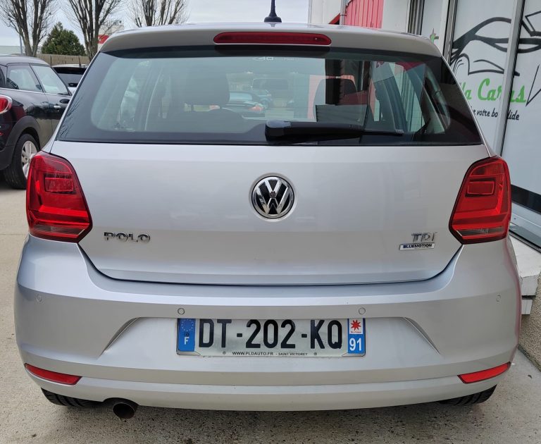 VOLKSWAGEN POLO 2015
