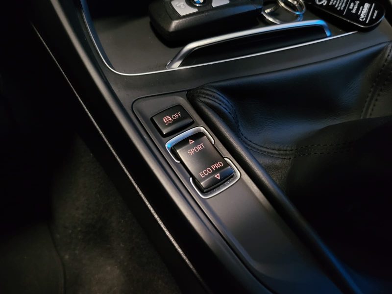 BMW 1 F20 118 i 136cv BUSINESS DESIGN  VOLANT M SPORT / SIEGES CHAUFFANTS / RADARS AR