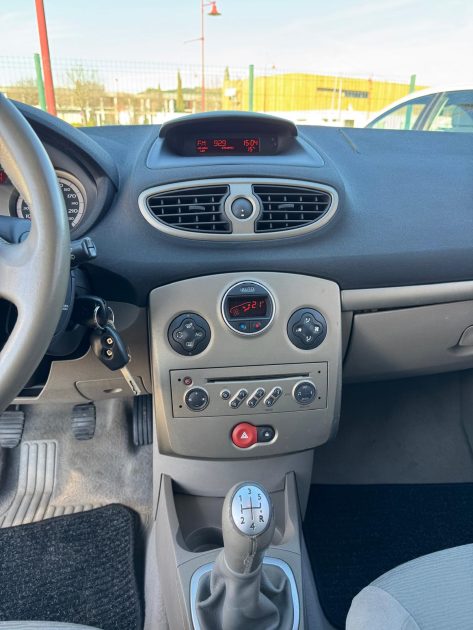 RENAULT CLIO 2005 Première Main / CT OK / Distribution Neuve 