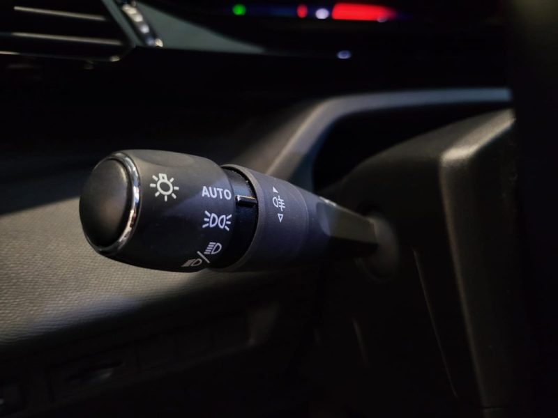 PEUGEOT 308 1,2 PURETECH 110 ACTIVE PACK / SUIVI PEUGEOT / 1ERE MAIN / APPLE CARPLAY