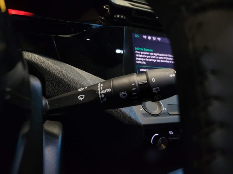 PEUGEOT 308 1,2 PURETECH 110 ACTIVE PACK / SUIVI PEUGEOT / 1ERE MAIN / APPLE CARPLAY