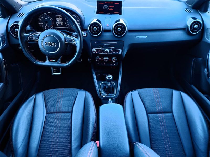 AUDI S1 2.0 TFSI 230 QUATTRO*XENON*1°MAIN*COLLECTION*