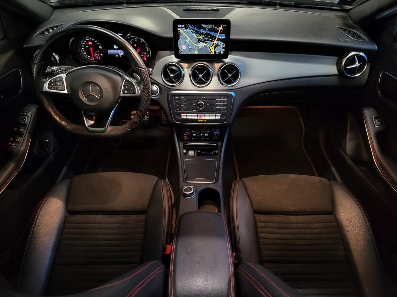 MERCEDES GLA 200 AMG TOIT OUVRANT / SIEGES CHAUFF / CARPLAY / CAMERA / ANGLES MORTS