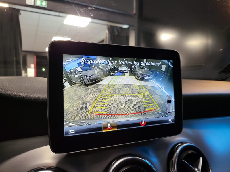 MERCEDES GLA 200 AMG TOIT OUVRANT / SIEGES CHAUFF / CARPLAY / CAMERA / ANGLES MORTS