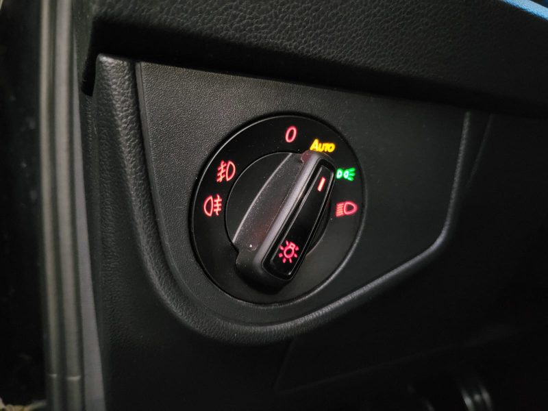 VOLKSWAGEN POLO GTI 2.0 DSG 6 / CARPLAY + REGULATEUR ADAPTATIF + SIEGES CHAUFFANTS /