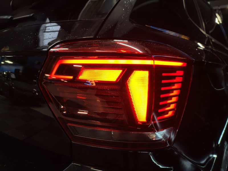 VOLKSWAGEN POLO GTI 2.0 DSG 6 / CARPLAY + REGULATEUR ADAPTATIF + SIEGES CHAUFFANTS /