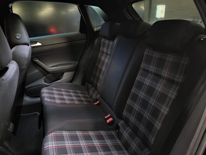 VOLKSWAGEN POLO GTI 2.0 DSG 6 / CARPLAY + REGULATEUR ADAPTATIF + SIEGES CHAUFFANTS /