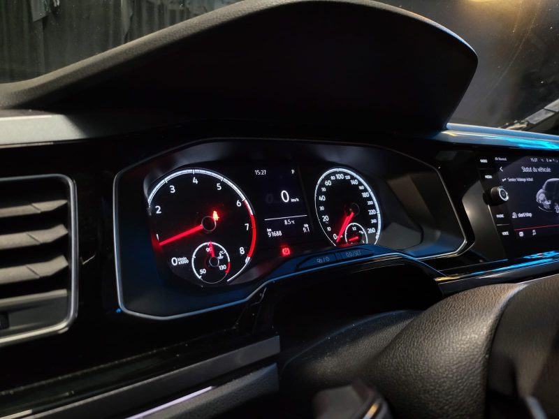 VOLKSWAGEN POLO GTI 2.0 DSG 6 / CARPLAY + REGULATEUR ADAPTATIF + SIEGES CHAUFFANTS /