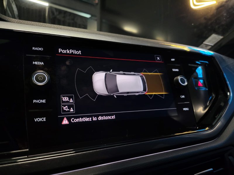 VOLKSWAGEN POLO GTI 2.0 DSG 6 / CARPLAY + REGULATEUR ADAPTATIF + SIEGES CHAUFFANTS /