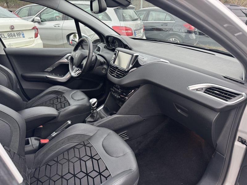 PEUGEOT 208 1.6 HDI 120 FELINE