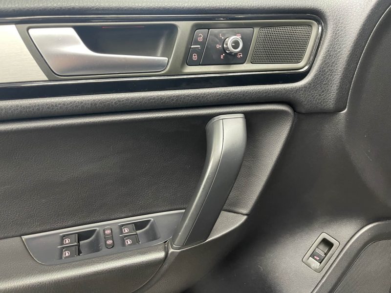 VOLKSWAGEN TOUAREG 2010