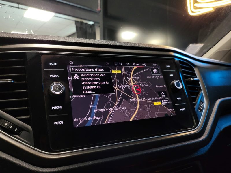 VOLKSWAGEN T-ROC 1.0 TSI BVM6 LOUNGE / VIRTUAL COCKPIT + CARPLAY + SIEGGES CHAUFFANTS / /