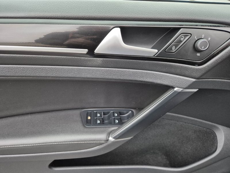 VOLKSWAGEN GOLF VII 2015