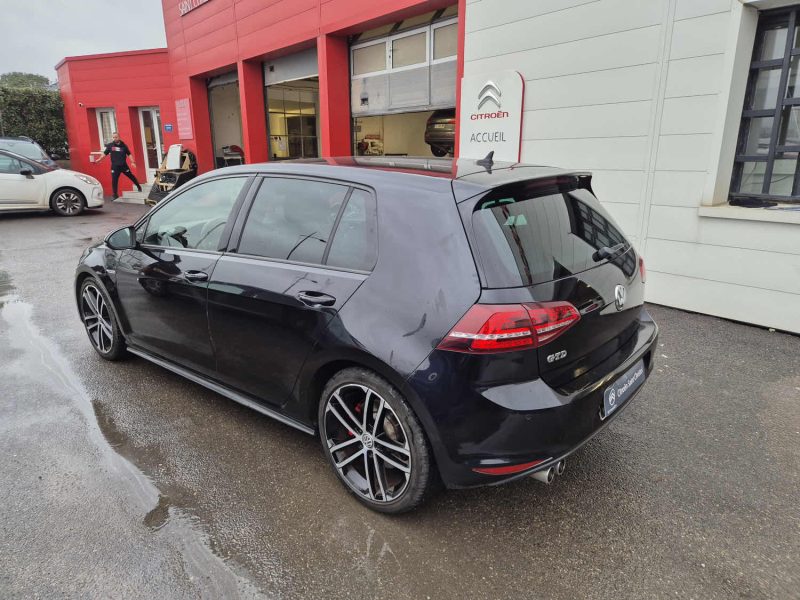 VOLKSWAGEN GOLF VII 2015