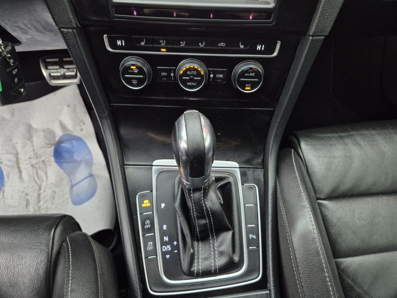 VOLKSWAGEN GOLF VII 2015