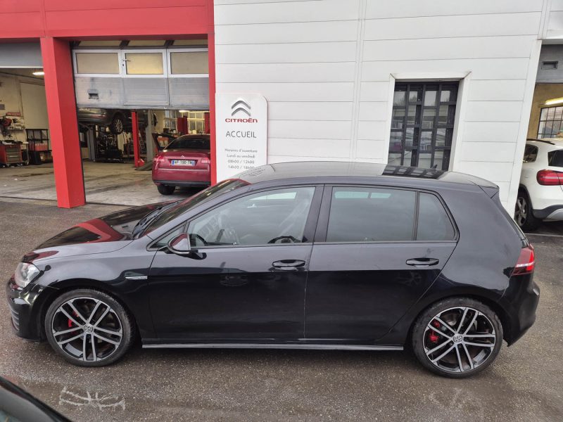 VOLKSWAGEN GOLF VII 2015