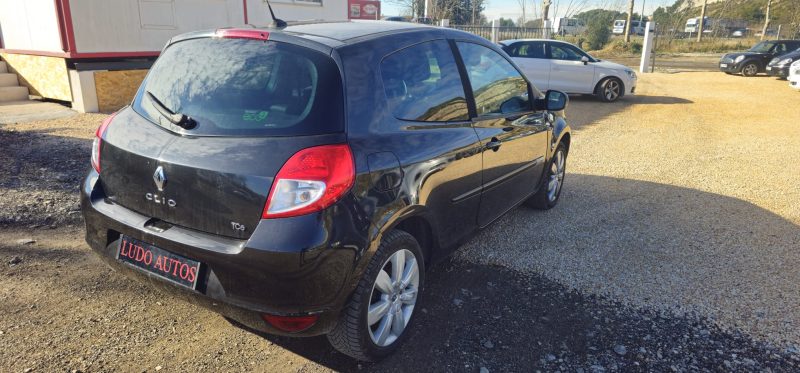RENAULT Clio 3 III 1.2 TCe 100ch finition XV de France
