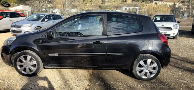 RENAULT Clio 3 III 1.2 TCe 100ch finition XV de France