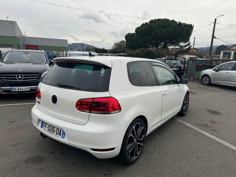 VOLKSWAGEN GOLF 2012