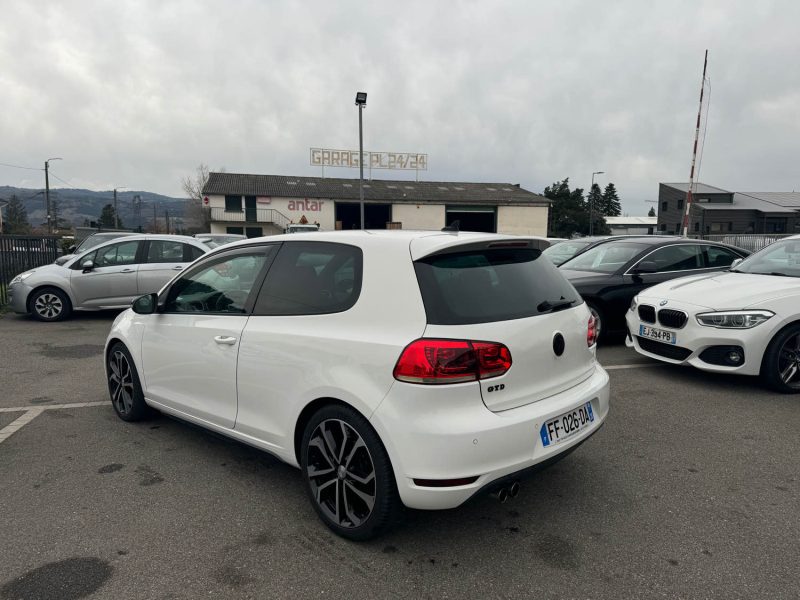 VOLKSWAGEN GOLF 2012