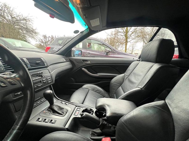 BMW 330i Cabrio 3.0l Pack M 231ch - Garantie 6 mois