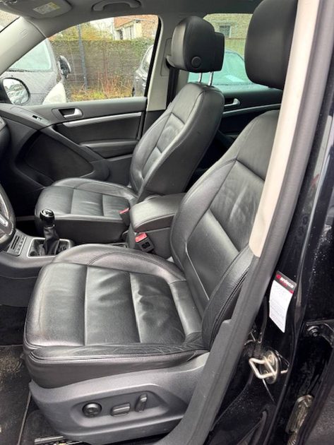 VOLKSWAGEN  TIGUAN  2015