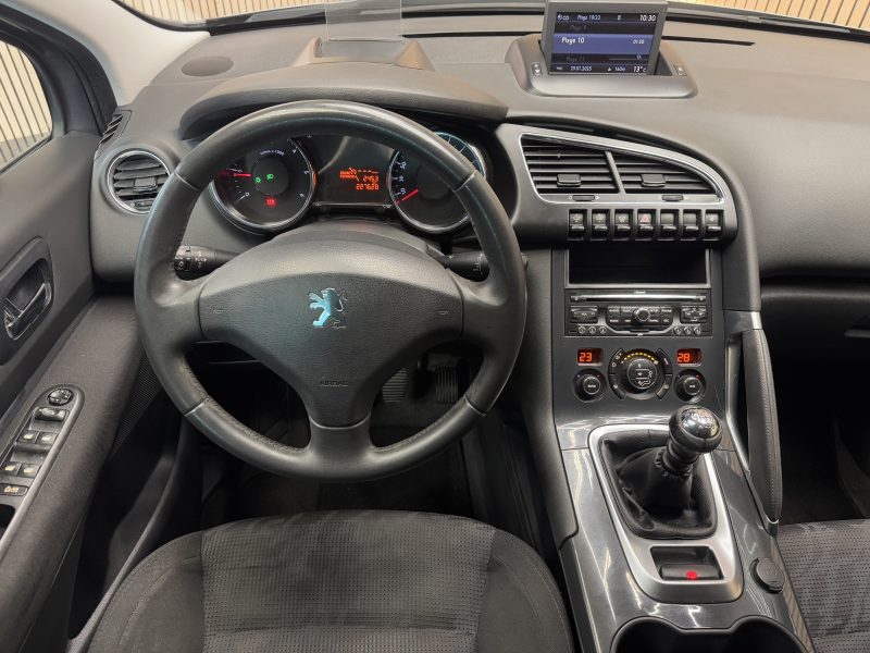 PEUGEOT 3008 2011