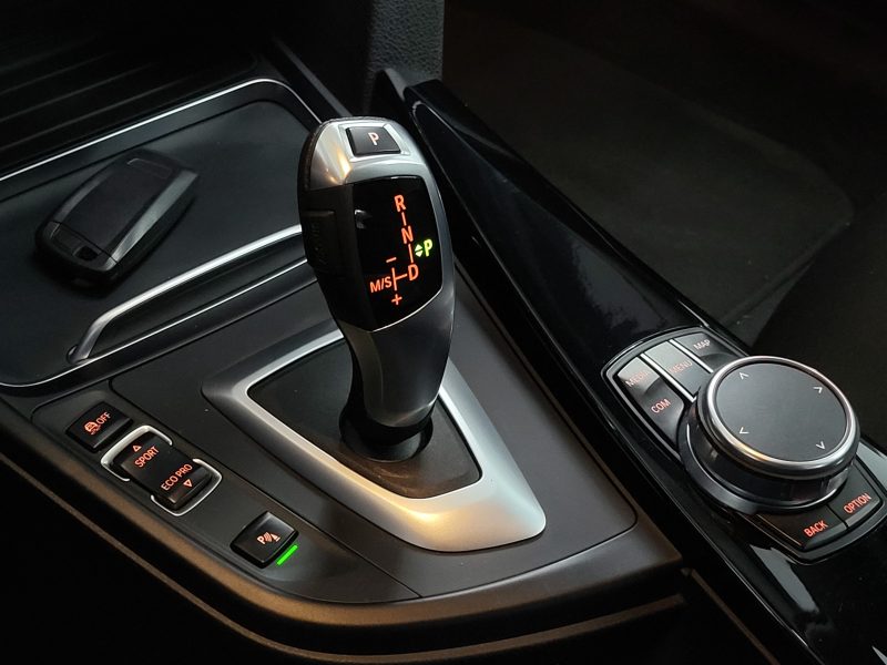 BMW SERIE 3 Gran Turismo 318d 150cv Sportline Boîte Auto