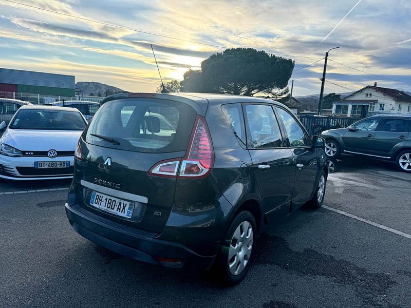RENAULT SCENIC III 2011