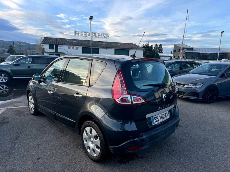 RENAULT SCENIC III 2011